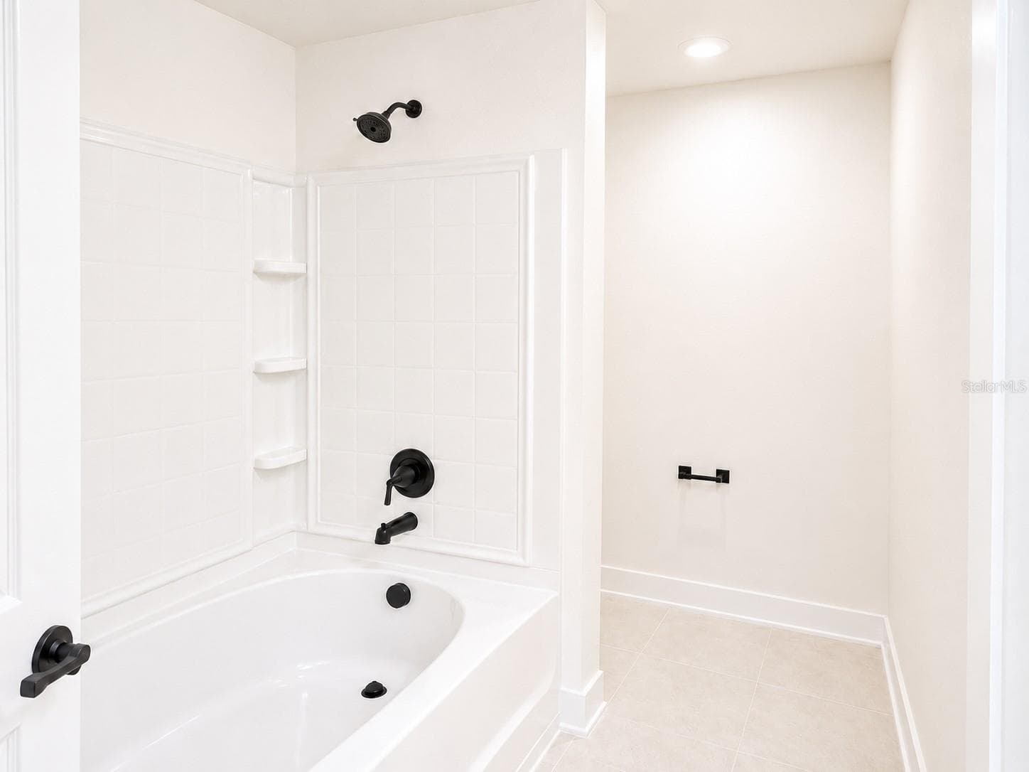 Master Shower/Tub - 1643 ANN ROSE WAY, LEESBURG