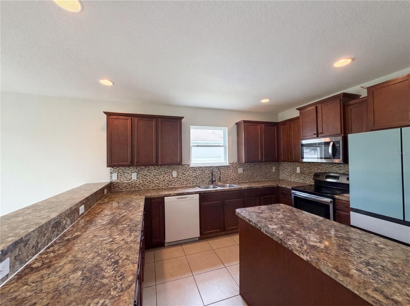 Single Family Residence at 4876 GRASSY KNOLL DR, TAVARES, photo 12 of 20