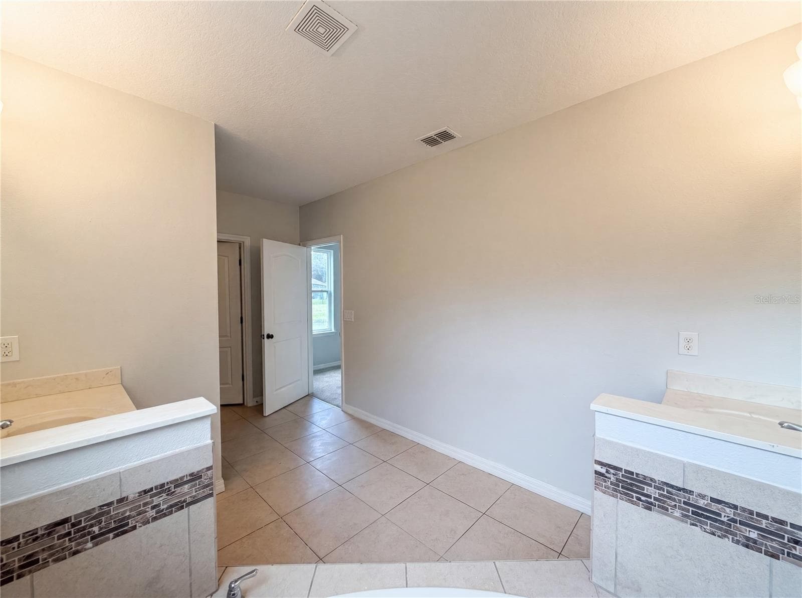 Single Family Residence at 4876 GRASSY KNOLL DR, TAVARES, photo 18 of 20