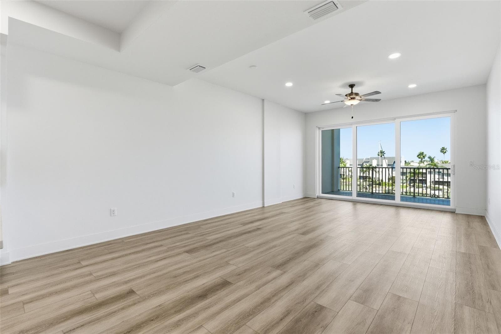 Condominium at 400 150TH AVE #305, MADEIRA BEACH, photo 16 of 71