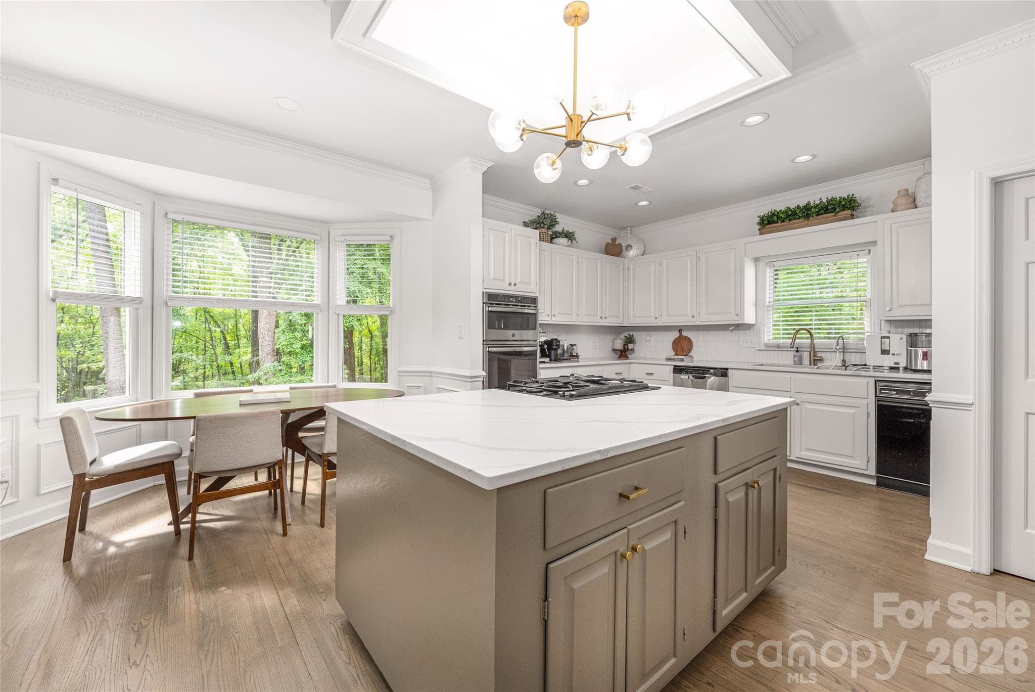 Breakfast nook - 1800 Chestnut Lane, Matthews