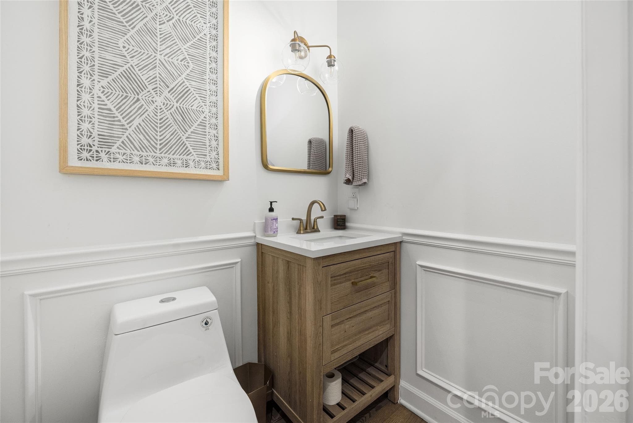 Powder bath - 1800 Chestnut Lane, Matthews