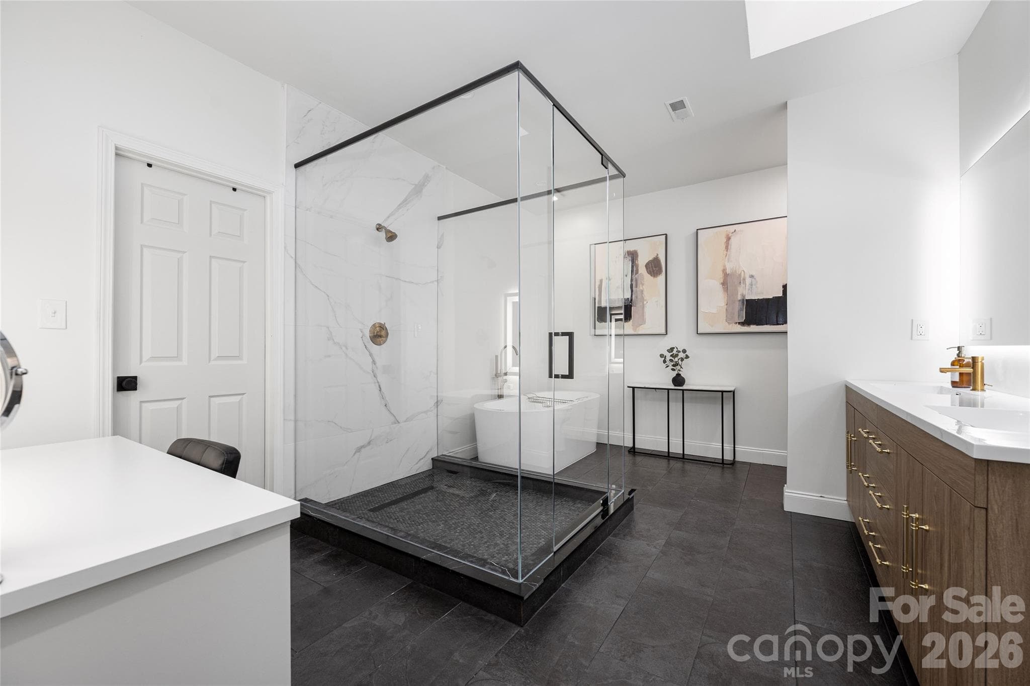 Glass walk-in shower - 1800 Chestnut Lane, Matthews