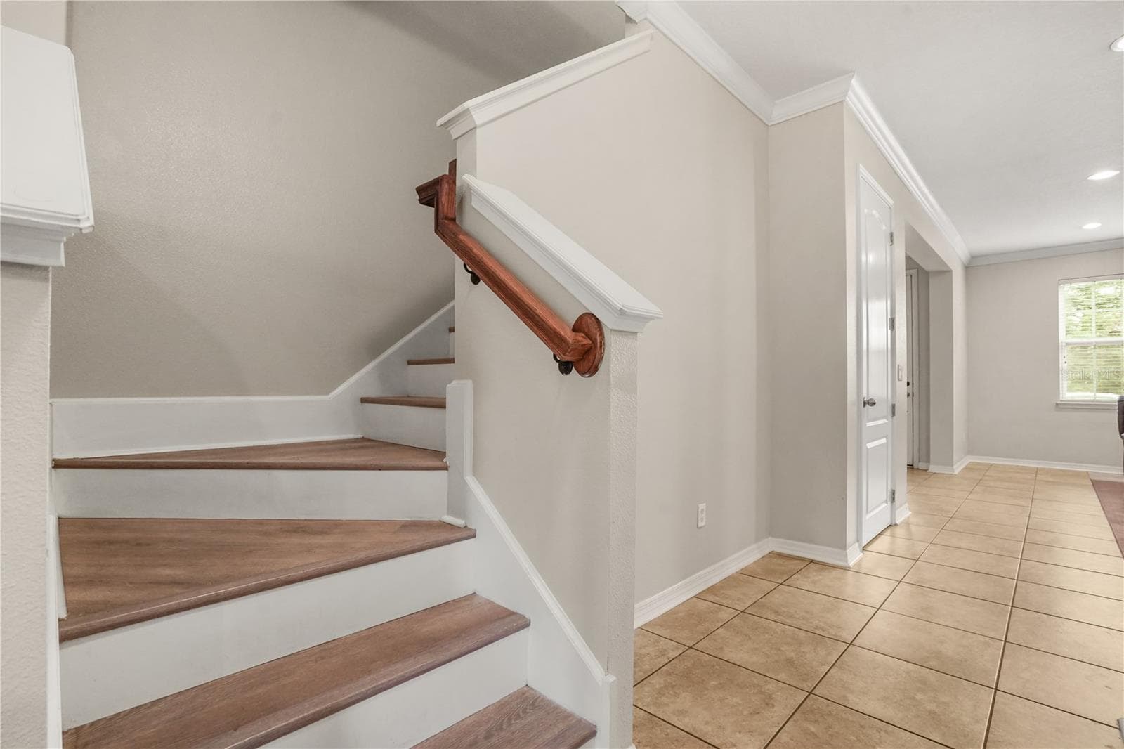 Townhouse at 561 TELFAIR SQUARE CT, SANFORD, photo 5 of 46