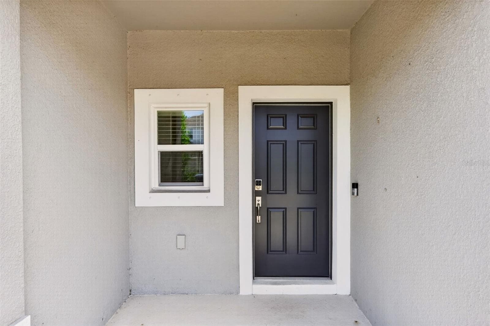 Townhouse at 16637 BERGAMO PL, BRADENTON, photo 4 of 39