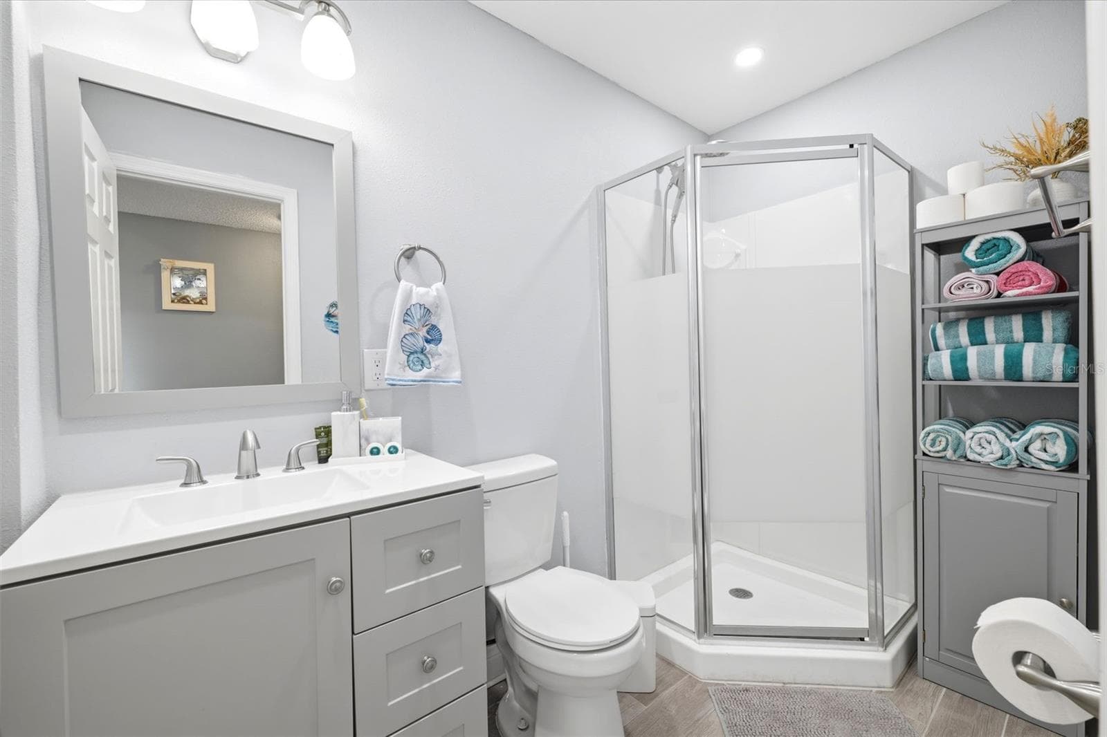 Bathroom 2 - 4262 PARADISE CIR, HERNANDO BEACH