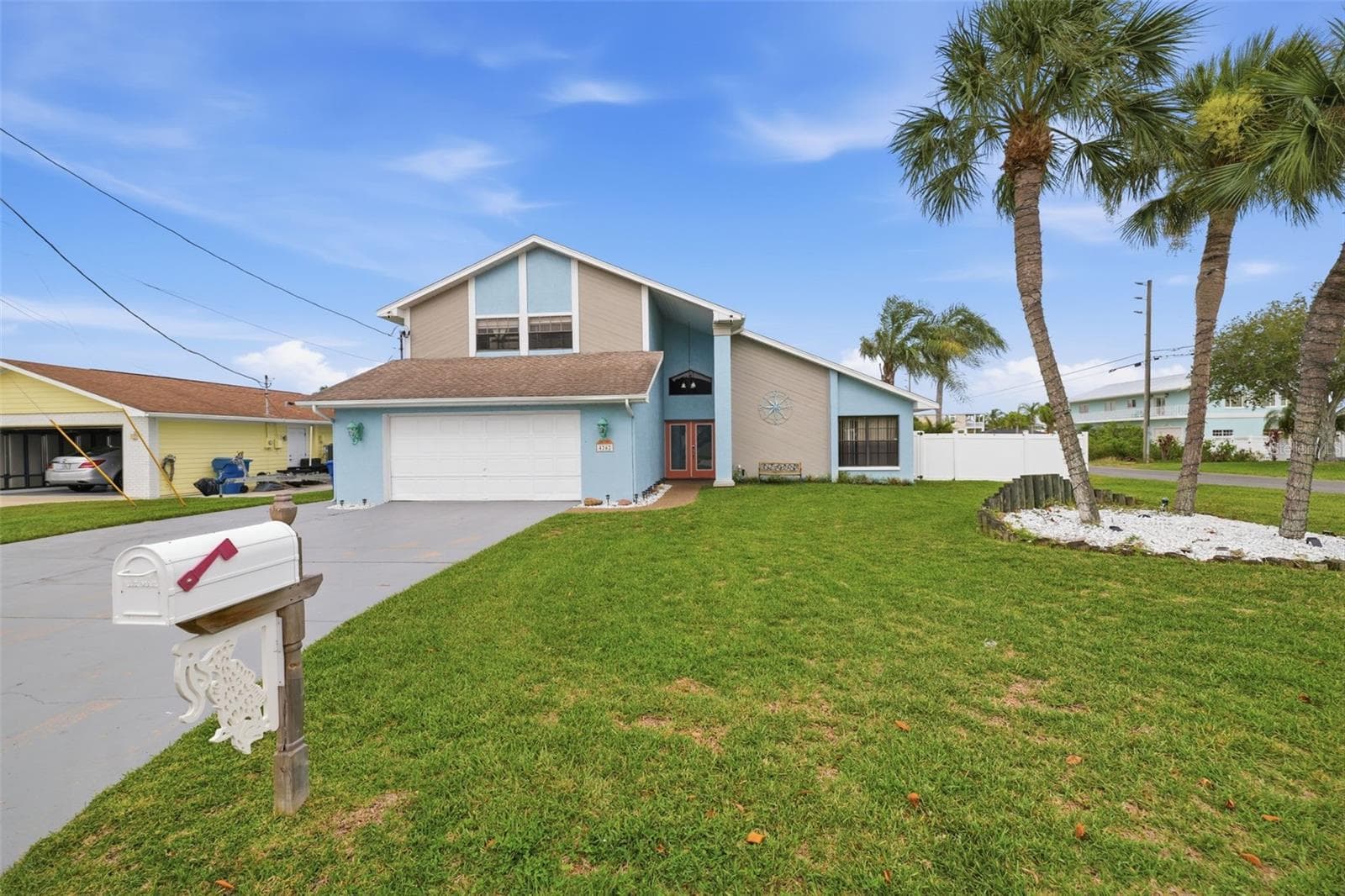 Front Exterior - 4262 PARADISE CIR, HERNANDO BEACH