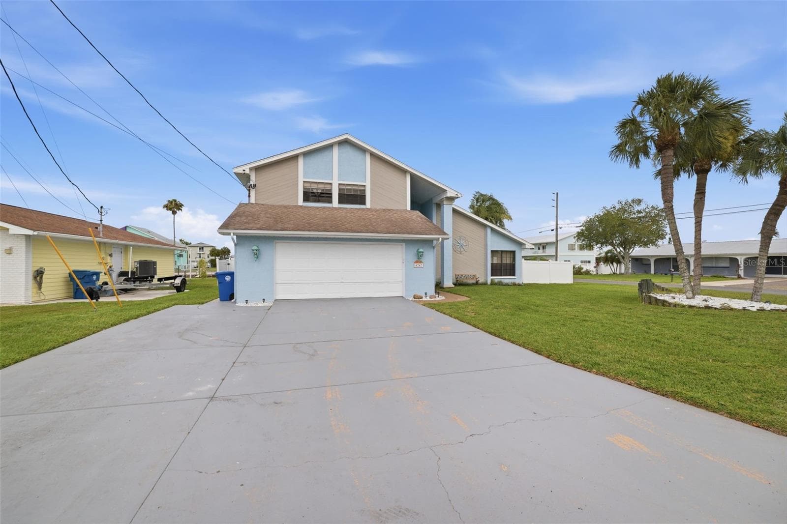 Front Exterior - 4262 PARADISE CIR, HERNANDO BEACH