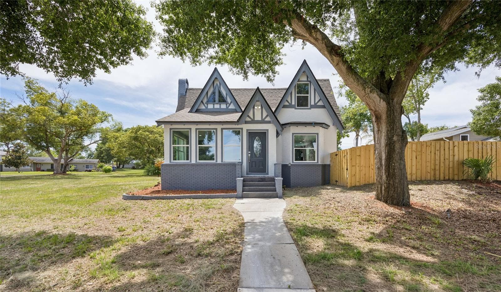 1326 EAST AVE