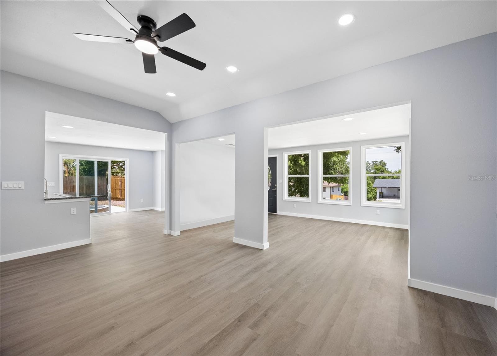 Single Family Residence at 1326 EAST AVE, CLERMONT, photo 8 of 32