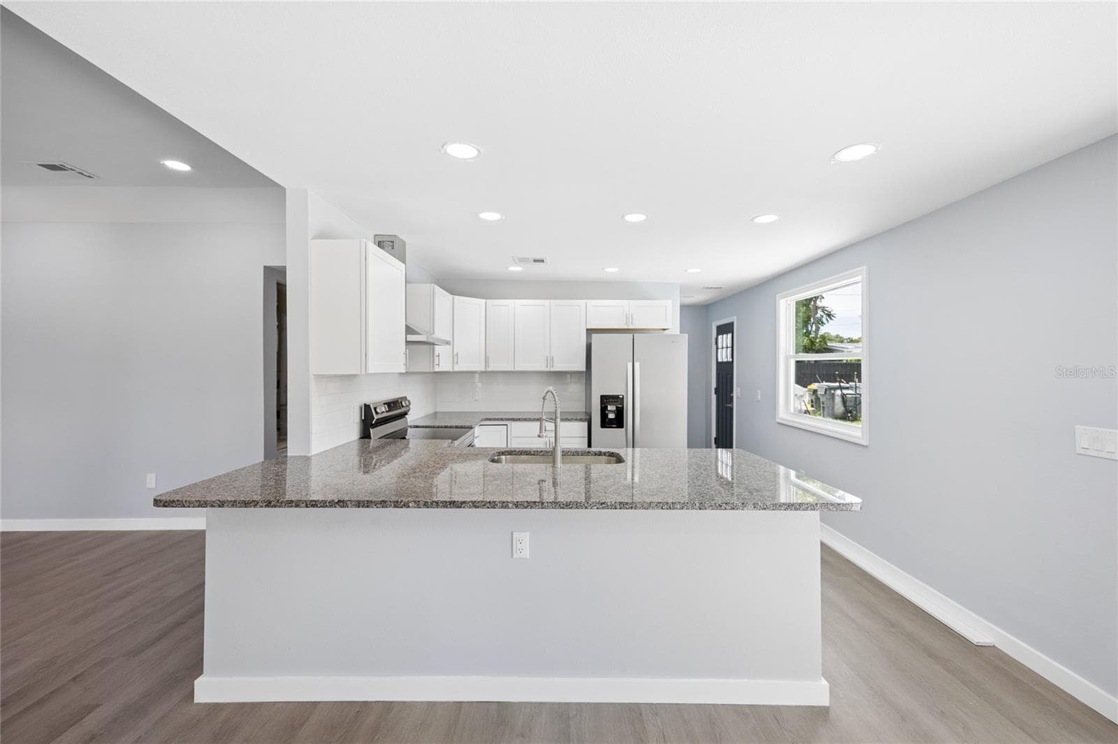 Single Family Residence at 1326 EAST AVE, CLERMONT, photo 11 of 32