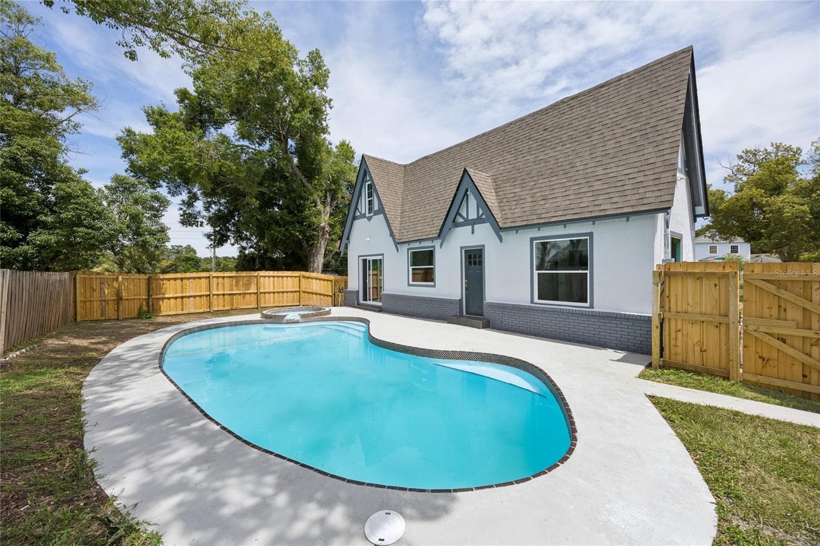Single Family Residence at 1326 EAST AVE, CLERMONT, photo 6 of 32