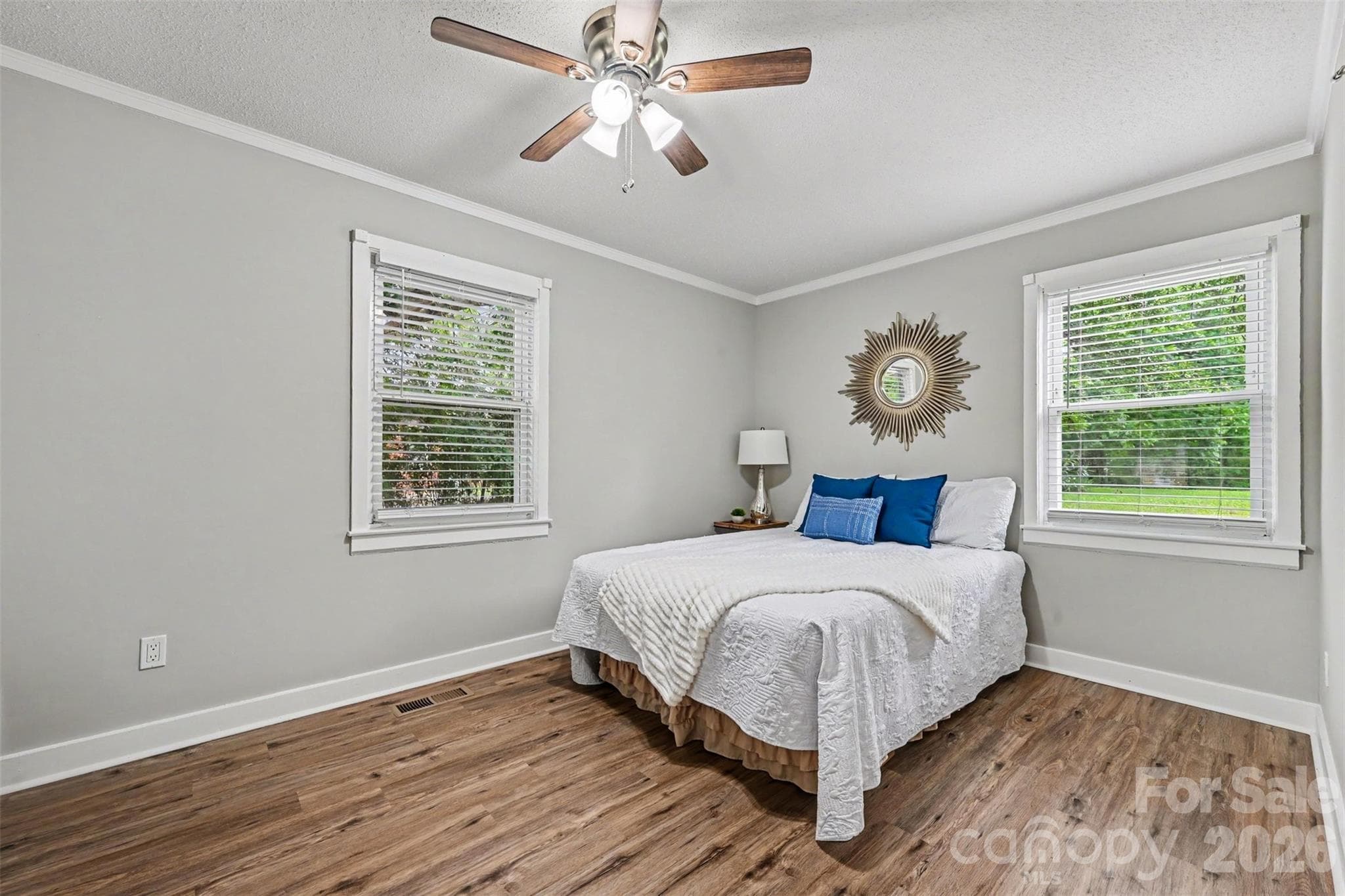 1599 Hillcrest - Lancaster