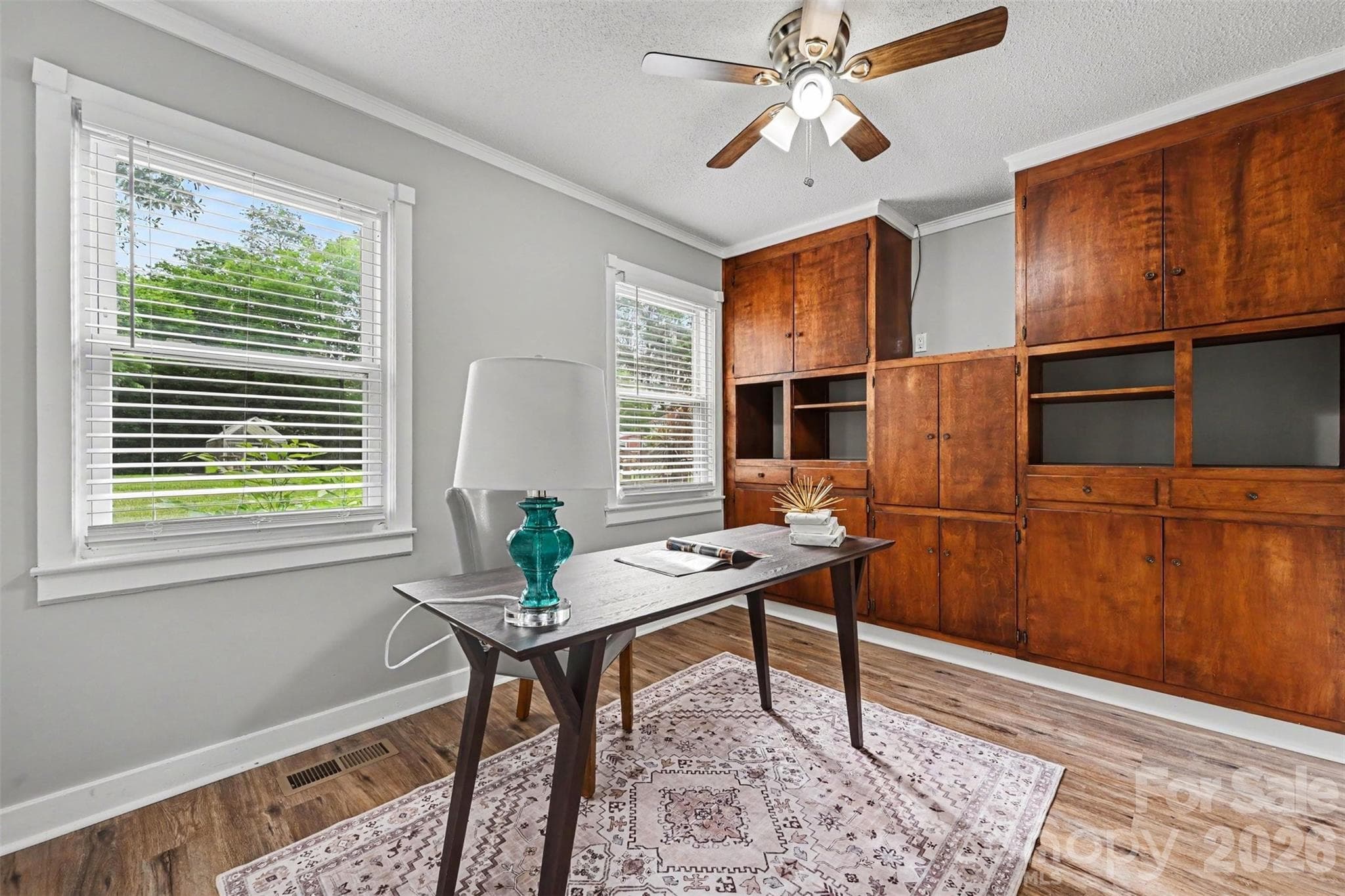 1599 Hillcrest - Lancaster