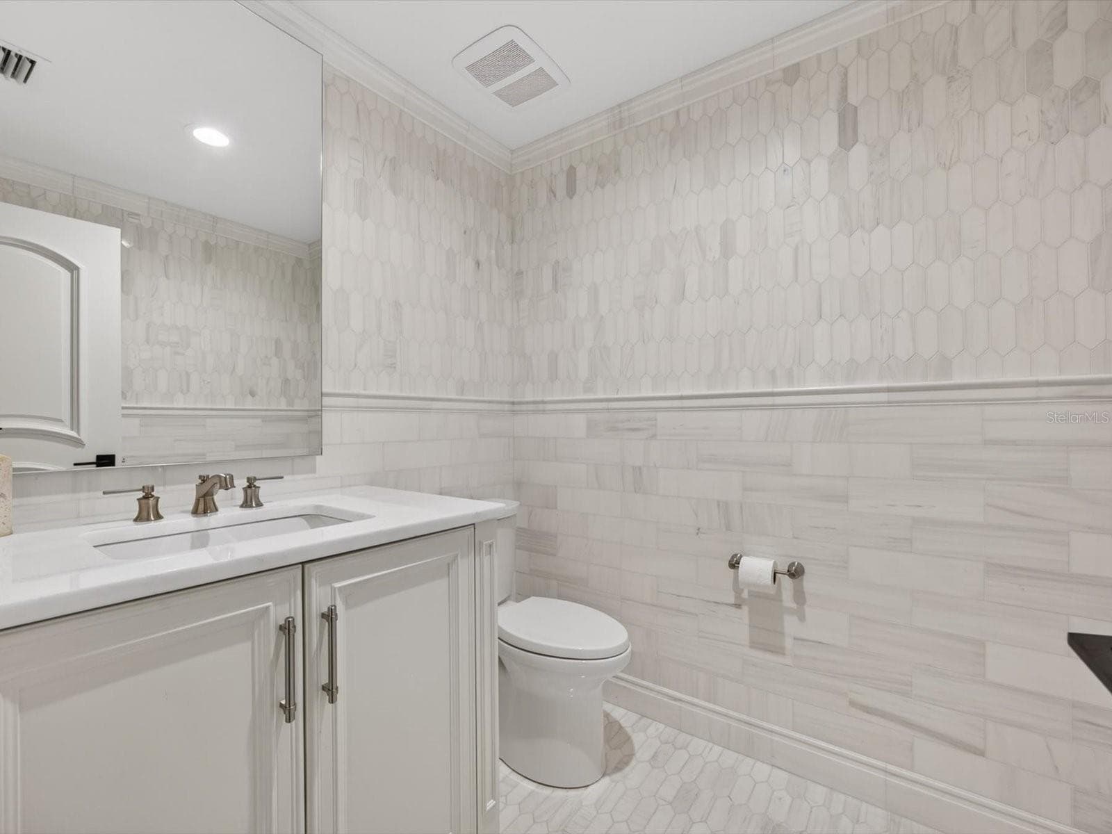 Single Family Residence at 9832 LAUREL VALLEY DR, WINDERMERE, photo 82 of 98