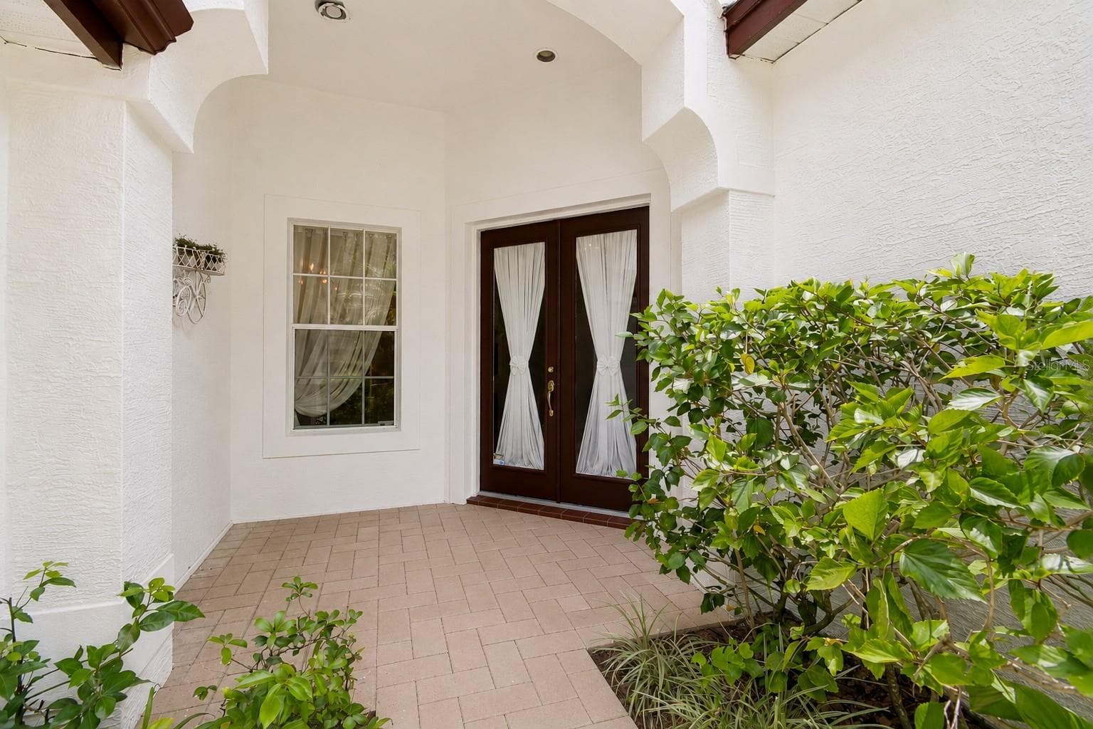 Single Family Residence at 10502 CASTLEFORD WAY, TAMPA, photo 3 of 41