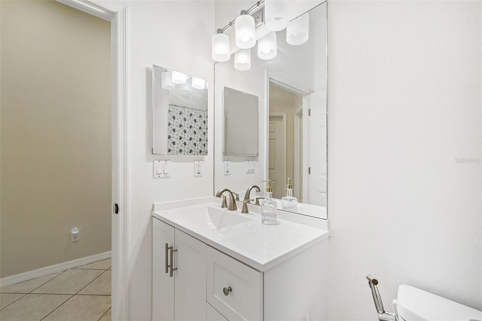 Single Family Residence at 10502 CASTLEFORD WAY, TAMPA, photo 17 of 41