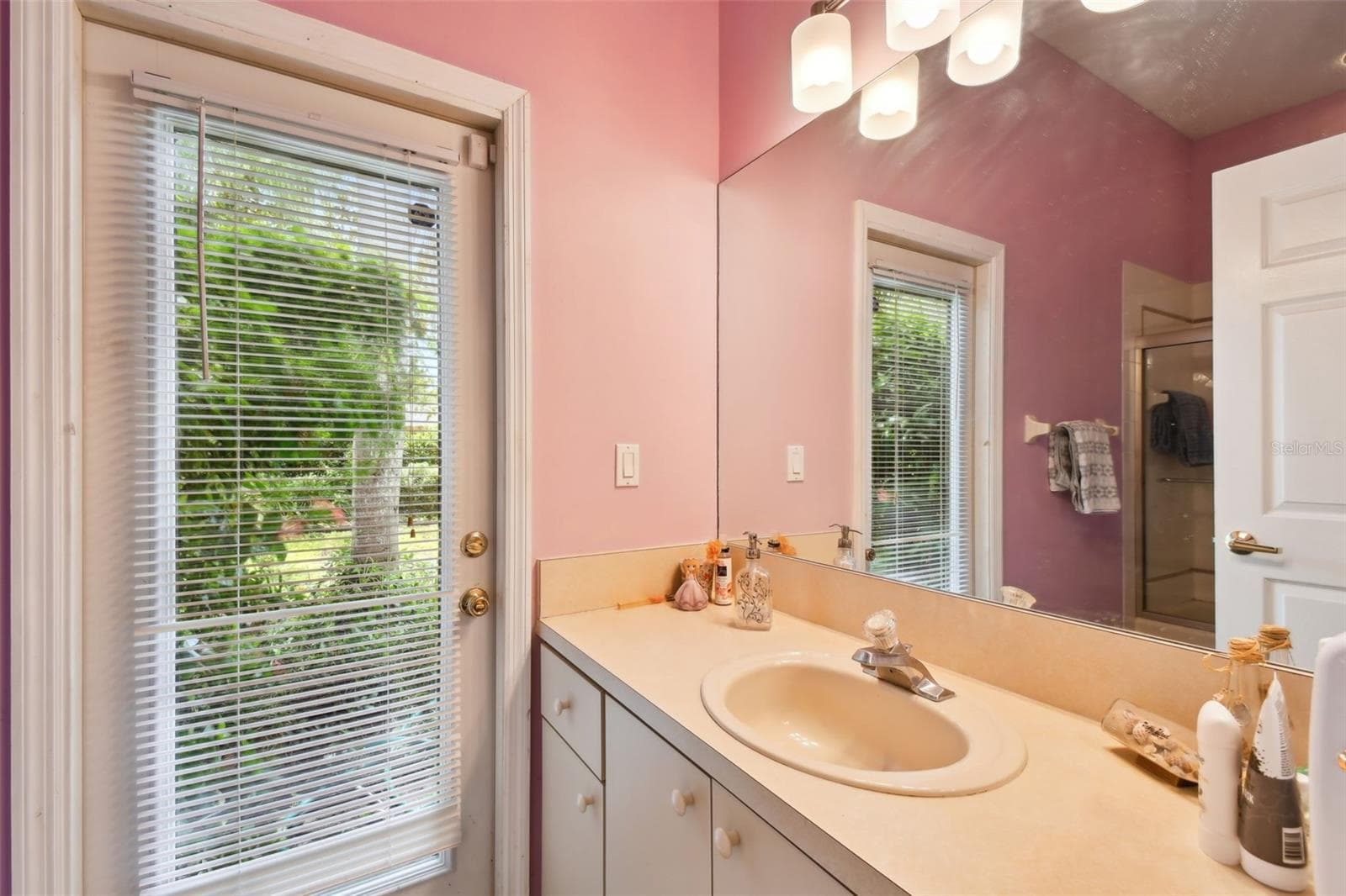 Single Family Residence at 10502 CASTLEFORD WAY, TAMPA, photo 23 of 41