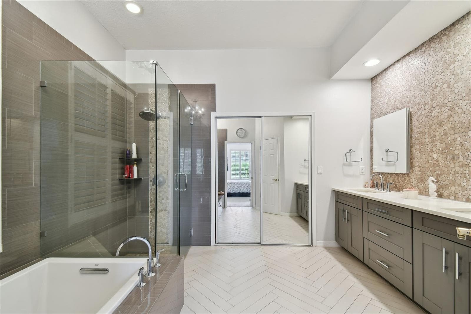 Single Family Residence at 10502 CASTLEFORD WAY, TAMPA, photo 28 of 41