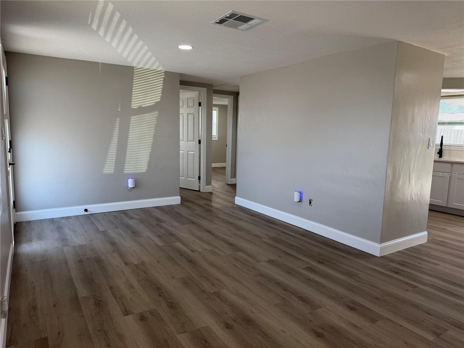 Single Family Residence at 7220 FOX HOLLOW DR, PORT RICHEY, photo 6 of 28