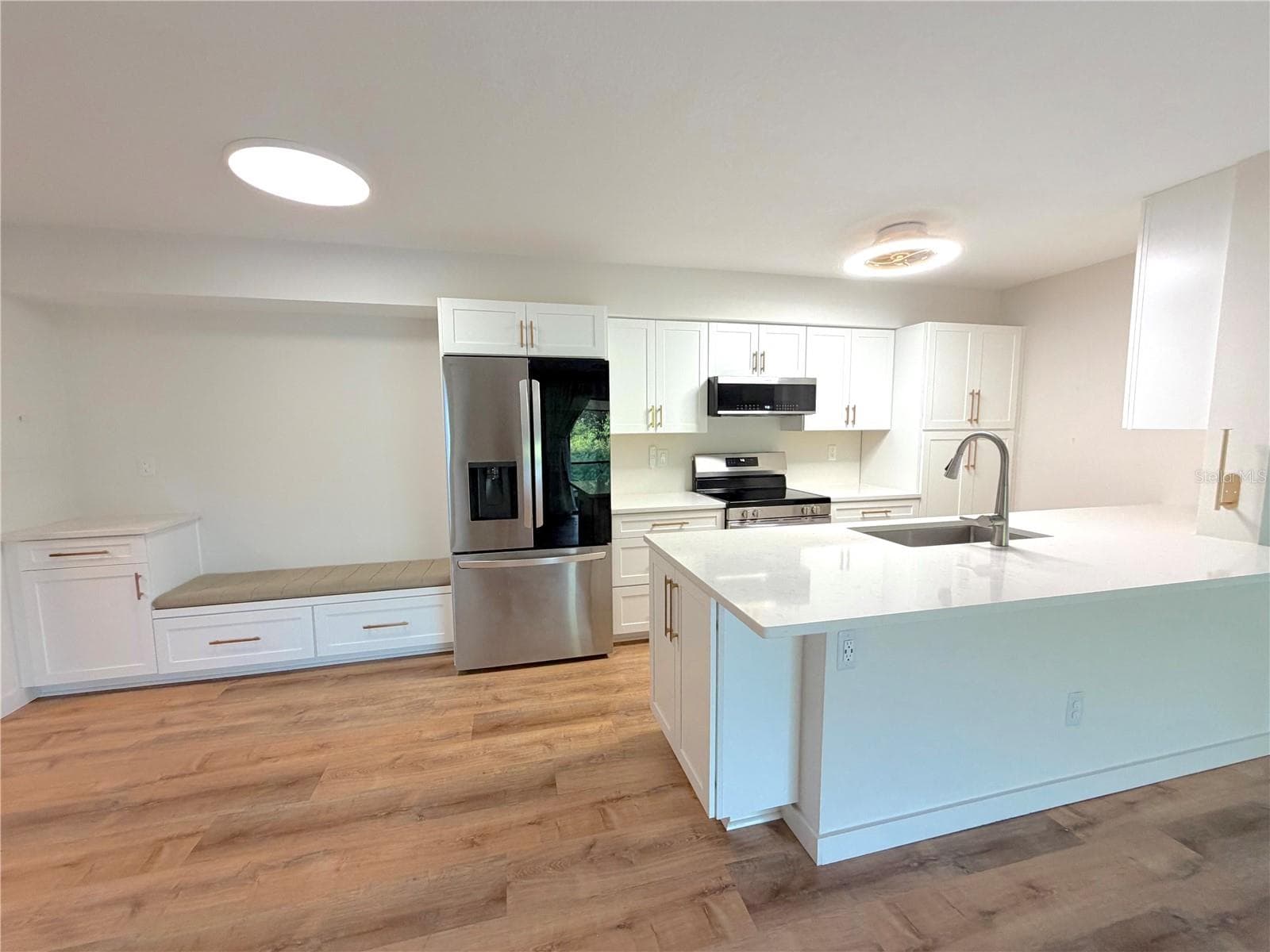 Condominium at 2067 HUNTERS GLEN DR #312, DUNEDIN, photo 8 of 43