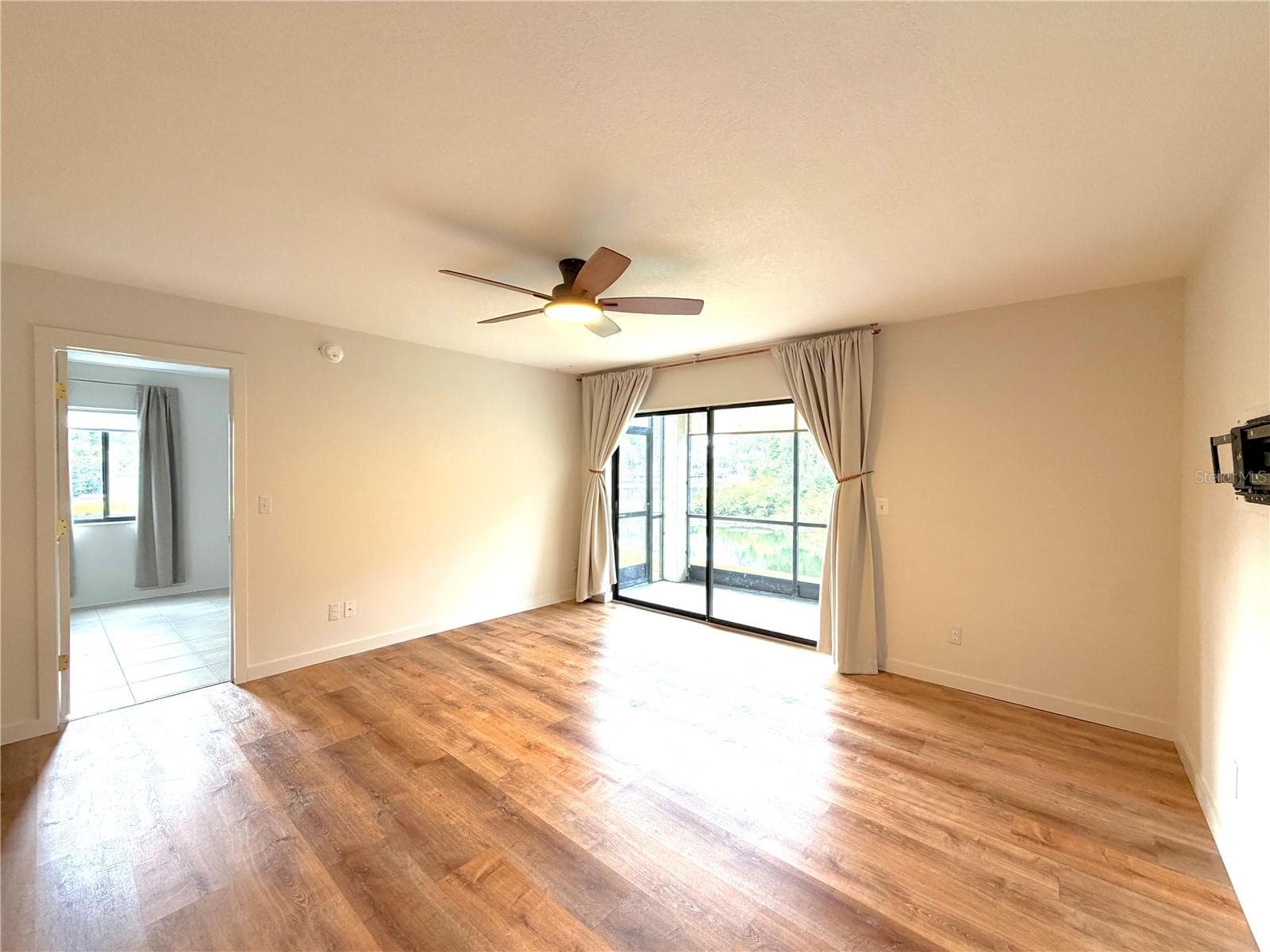 Condominium at 2067 HUNTERS GLEN DR #312, DUNEDIN, photo 15 of 43