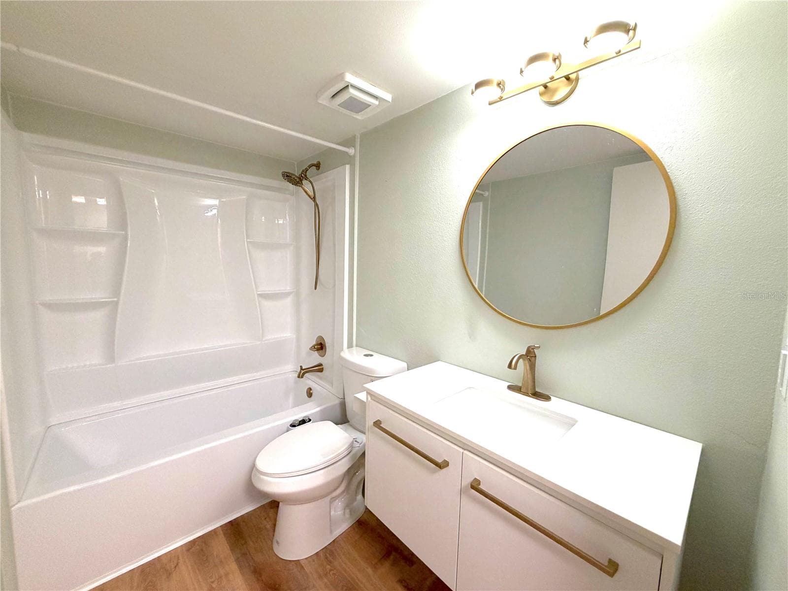 Guest bathroom - 2067 HUNTERS GLEN DR #312, DUNEDIN
