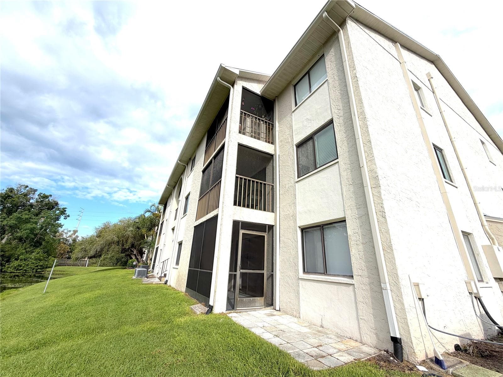Condominium at 2067 HUNTERS GLEN DR #312, DUNEDIN, photo 39 of 43