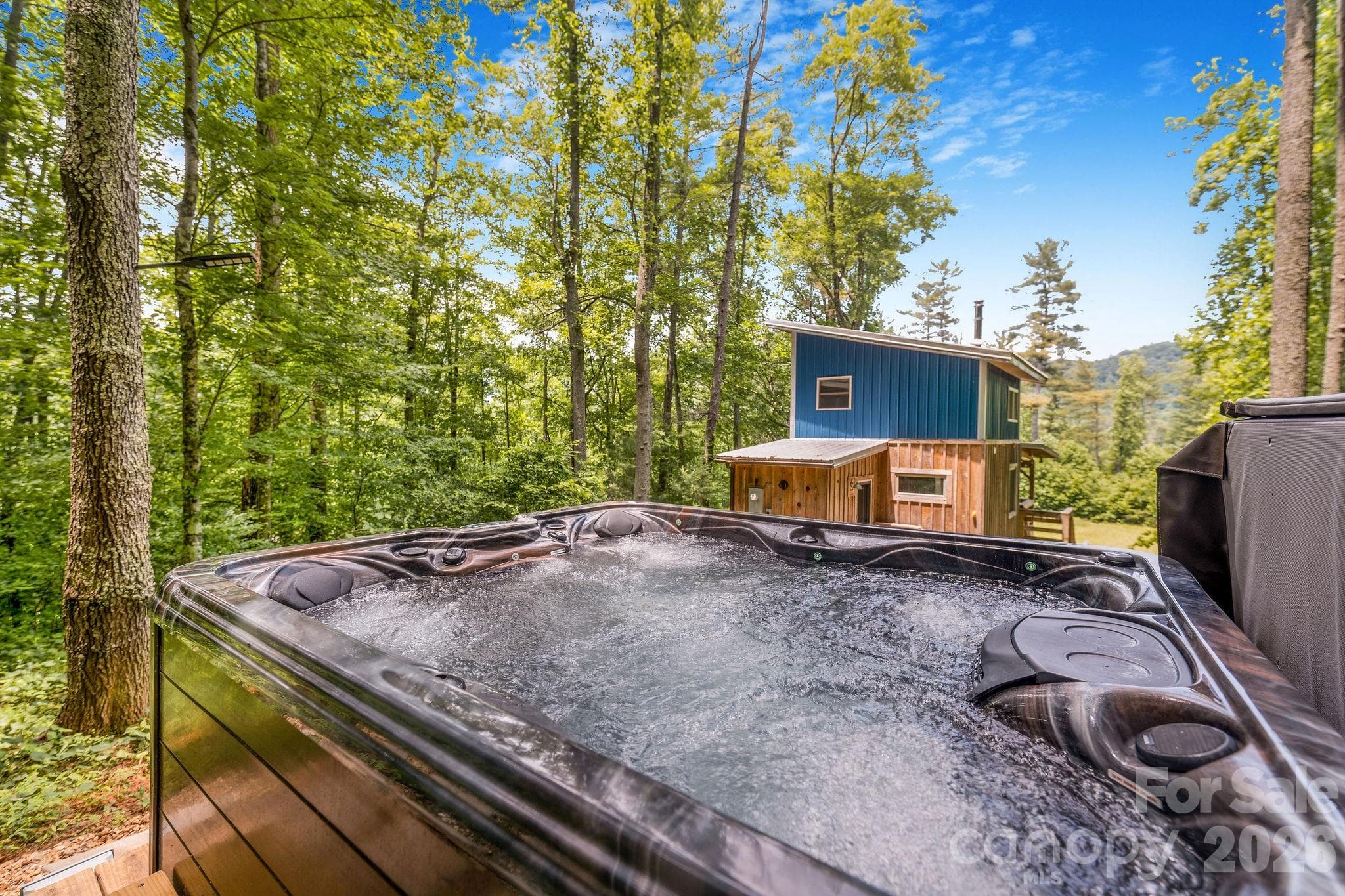 BRAND NEW Hot Tub - Marshall