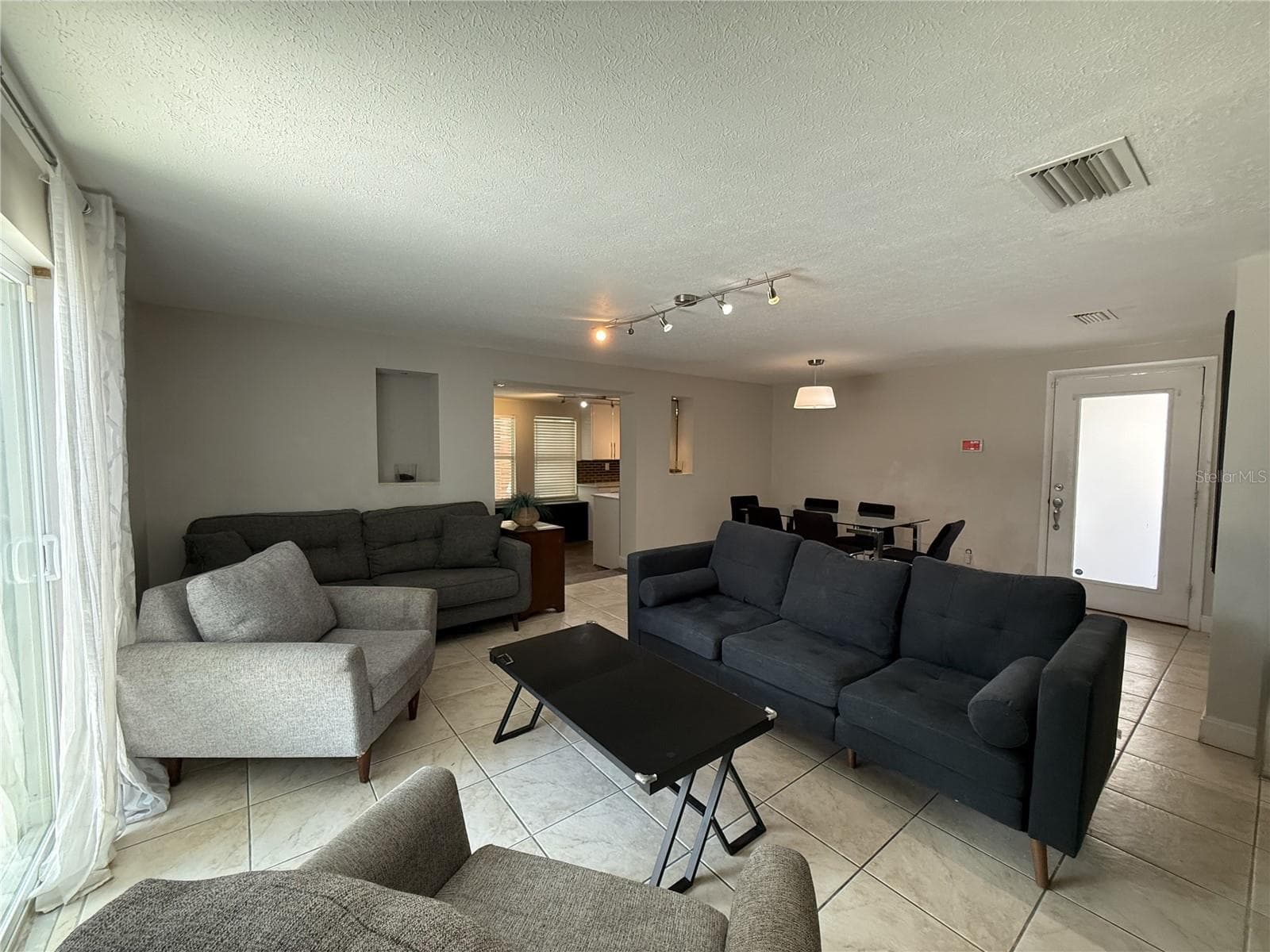 Single Family Residence at 907 FRUITLAND AVE, BRADENTON, photo 7 of 26