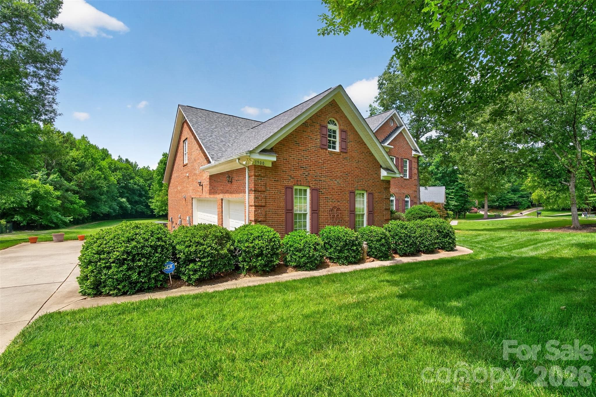 3 car garage - Waxhaw