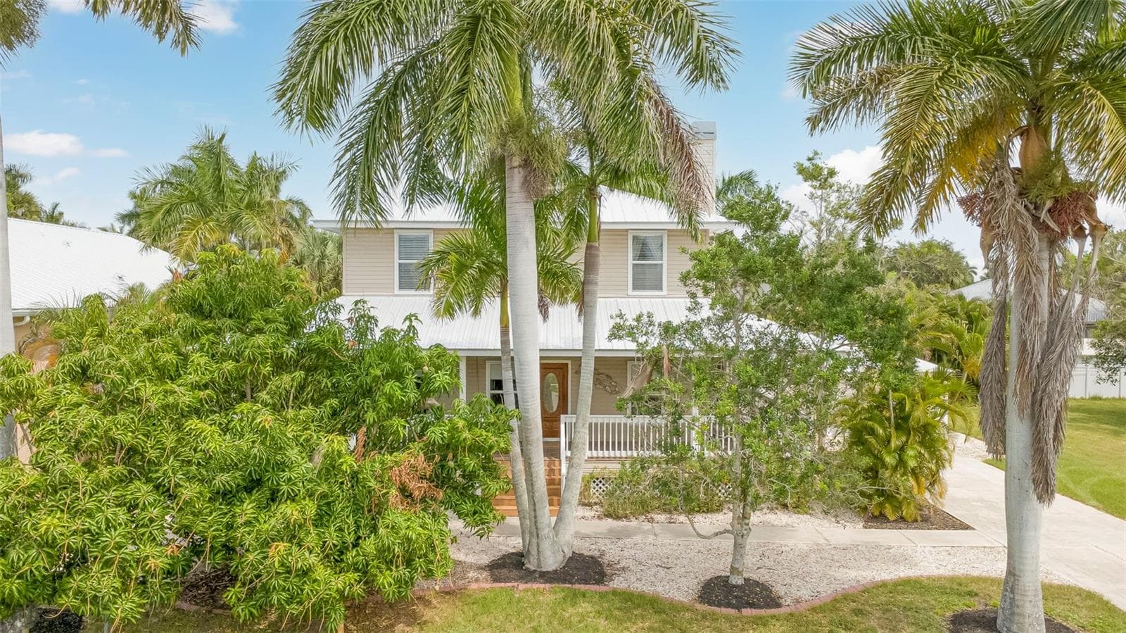 Mango Tree & Mature Landscaping - 740 W VIRGINIA AVE, PUNTA GORDA