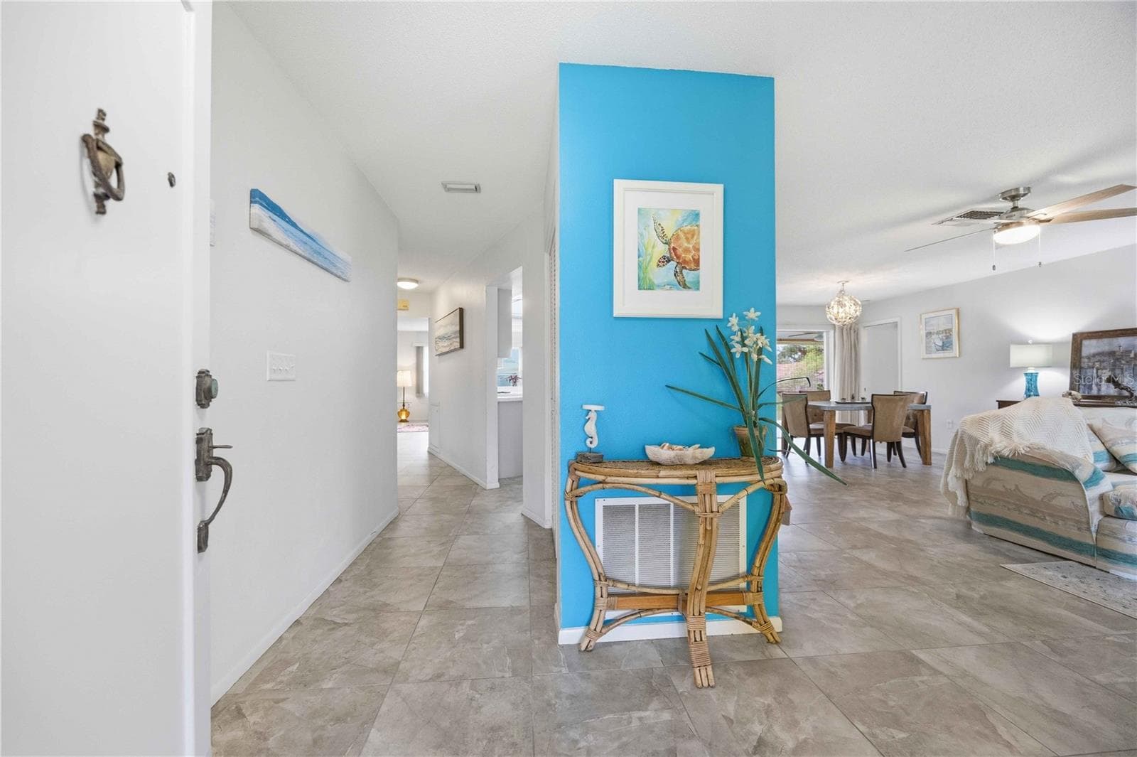 Entry - 119 VAN DYCK DR, NOKOMIS