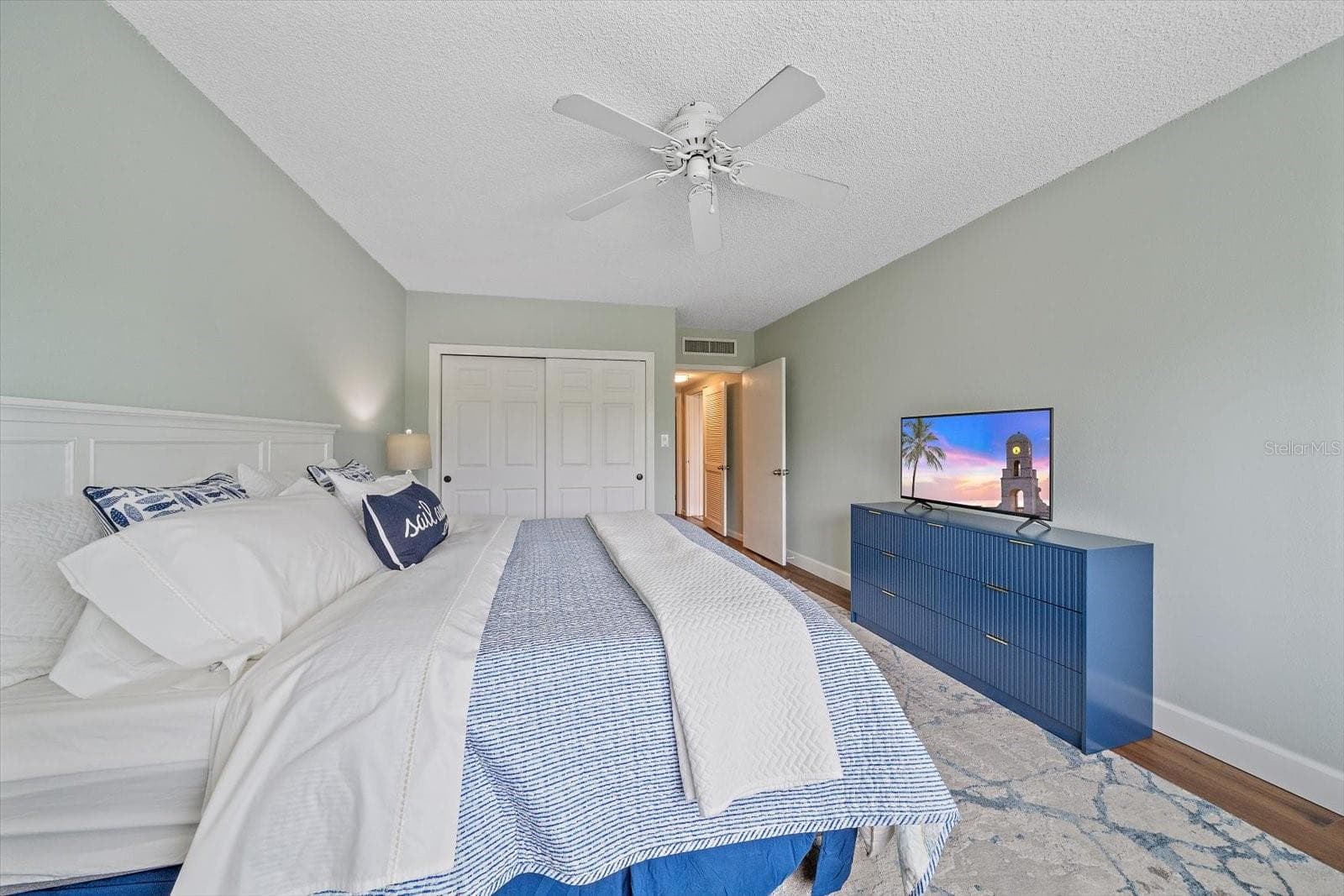 Primary bedroom - 100 SANDS POINT RD #303, LONGBOAT KEY