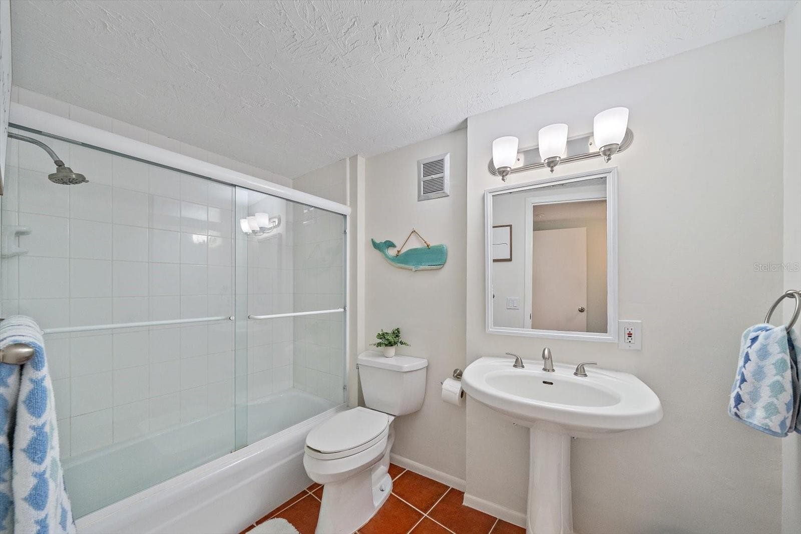 Guest bathroom - 100 SANDS POINT RD #303, LONGBOAT KEY
