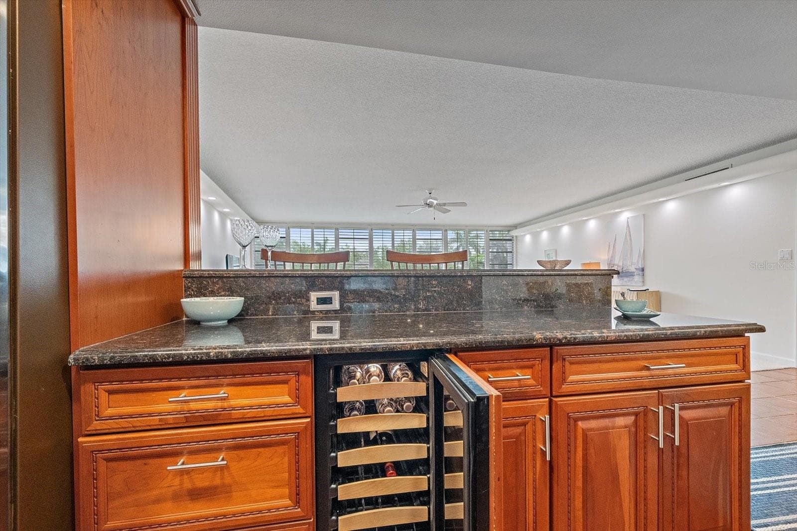 Wine cxooler - 100 SANDS POINT RD #303, LONGBOAT KEY