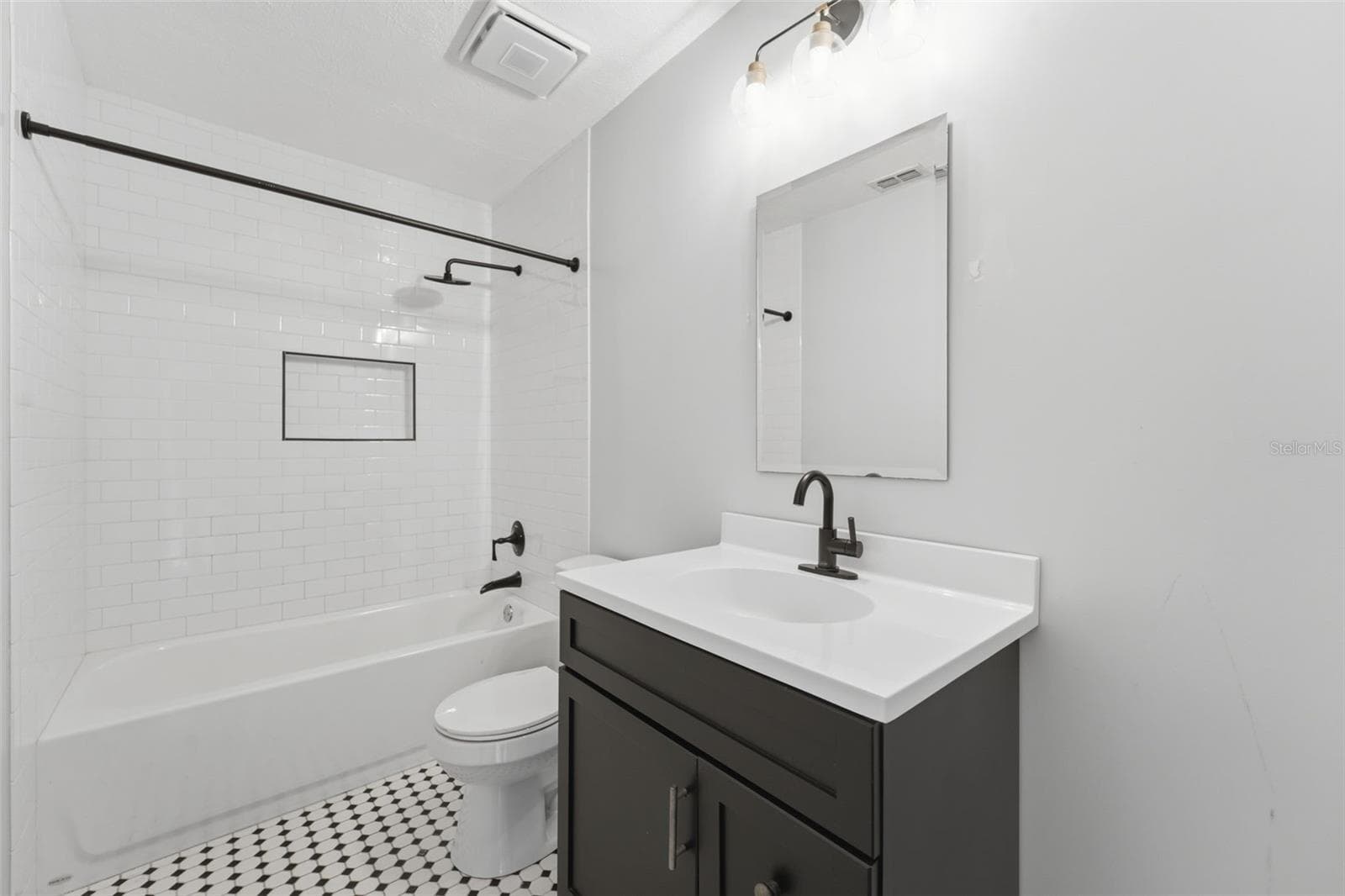 Guest Bathroom - 41707 ASPEN ST, EUSTIS