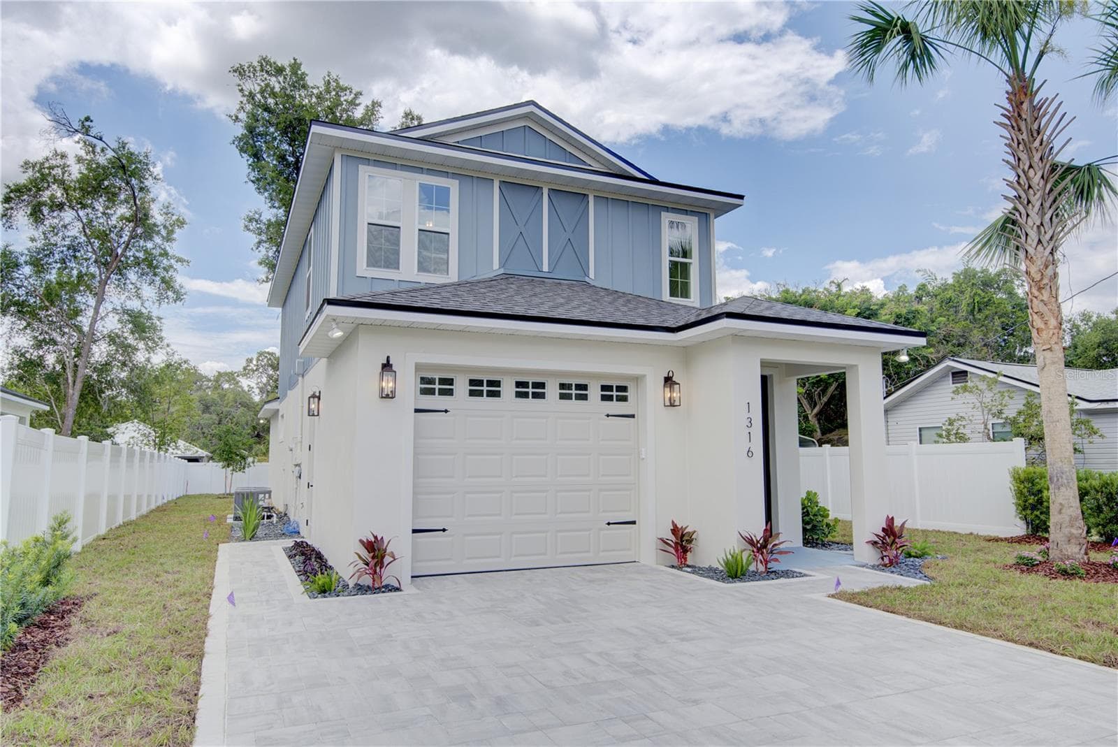 Single Family Residence at 1316 E 9TH AVE, MOUNT DORA, photo 2 of 56