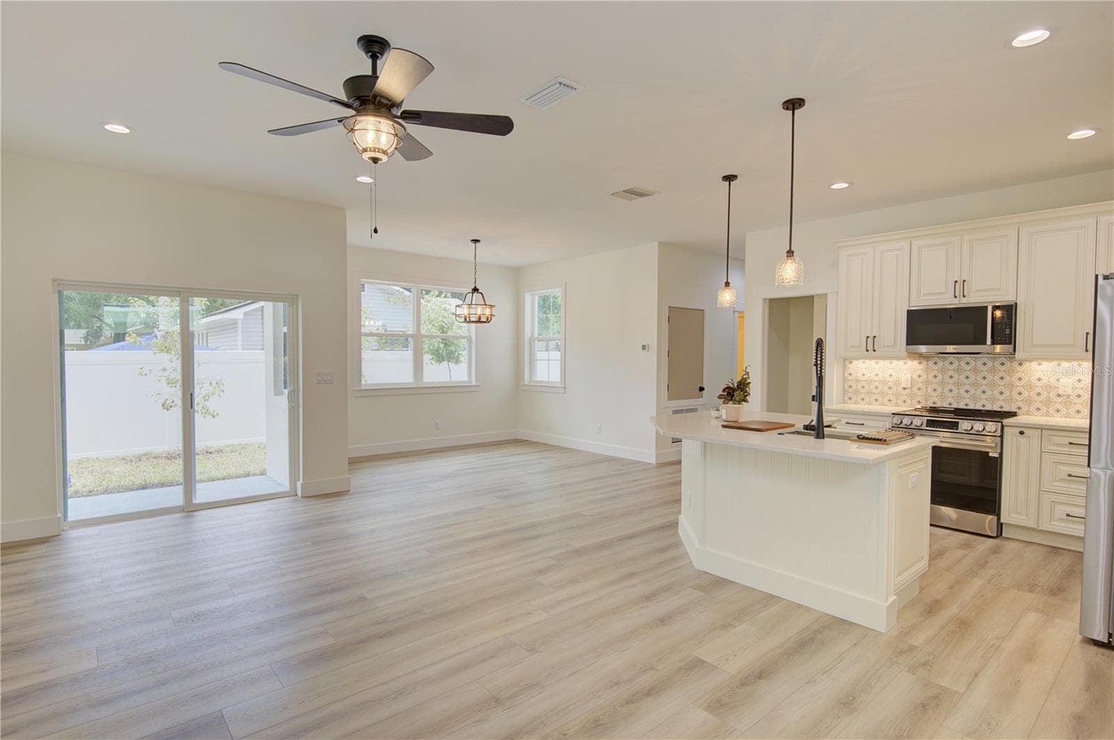 Single Family Residence at 1316 E 9TH AVE, MOUNT DORA, photo 6 of 56