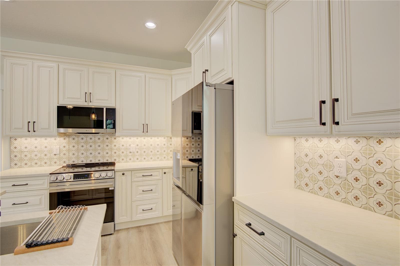 Single Family Residence at 1316 E 9TH AVE, MOUNT DORA, photo 14 of 56
