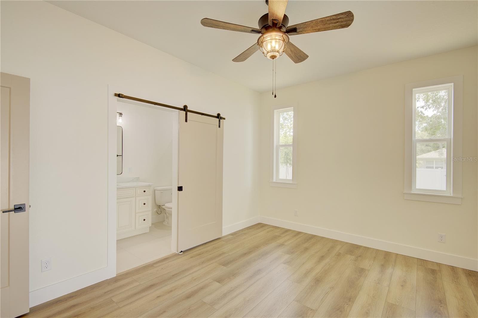 Single Family Residence at 1316 E 9TH AVE, MOUNT DORA, photo 27 of 56