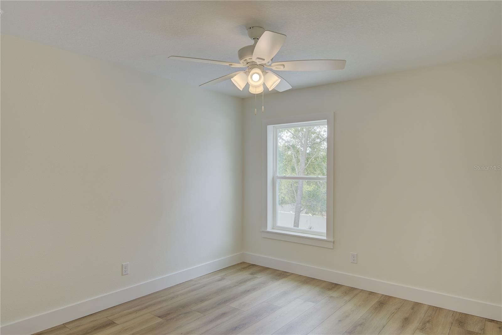 Single Family Residence at 1316 E 9TH AVE, MOUNT DORA, photo 46 of 56