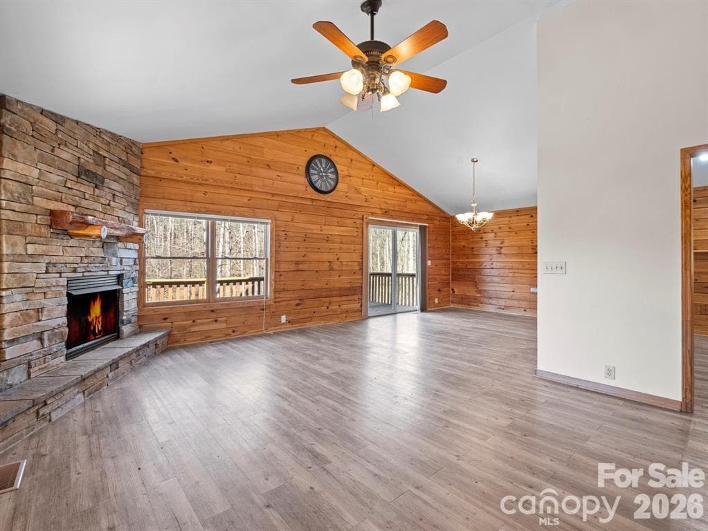 Single Family Residence at Rutherfordton, photo 4 of 34