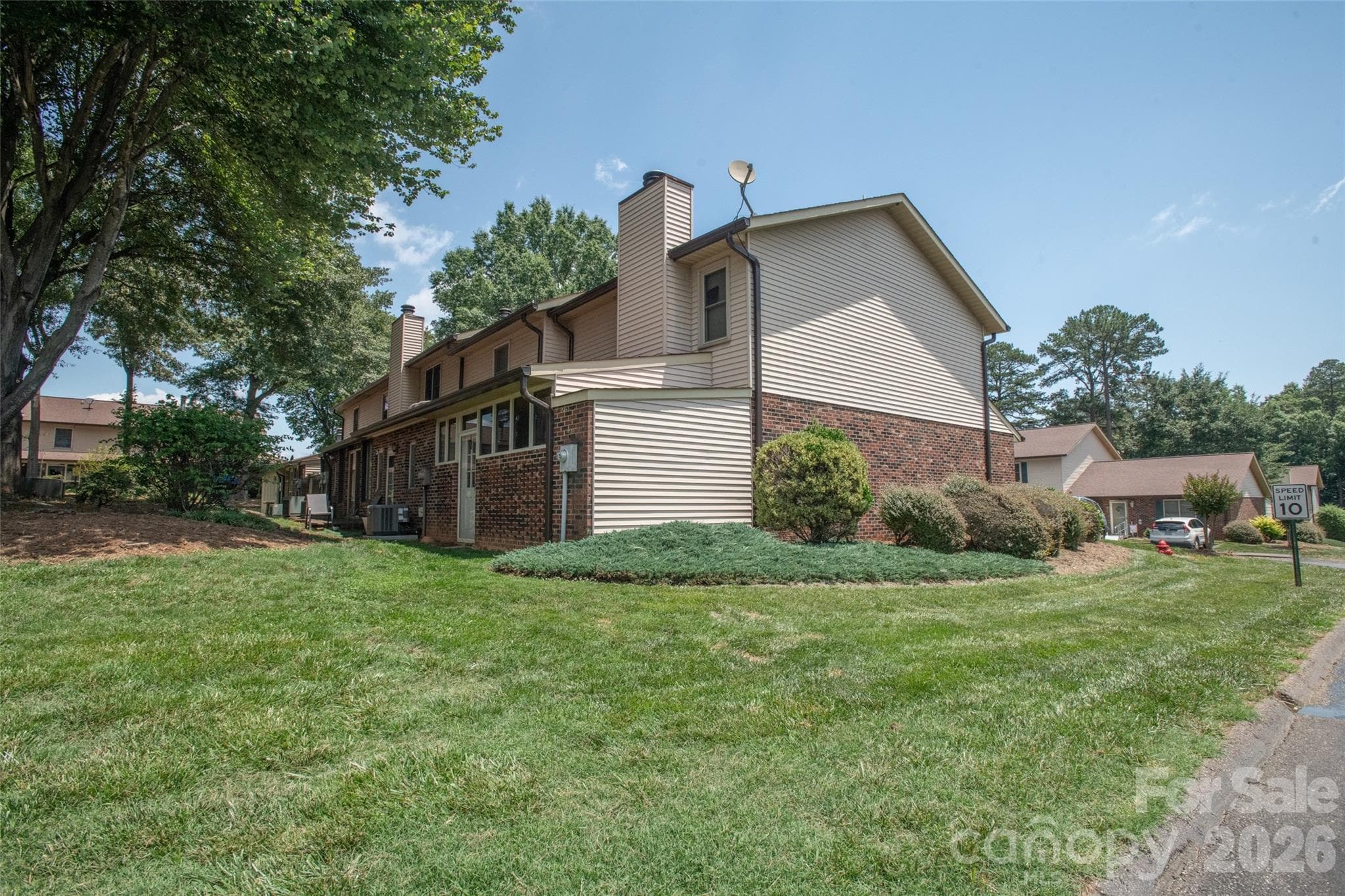 Townhouse at Hickory, photo 4 of 35