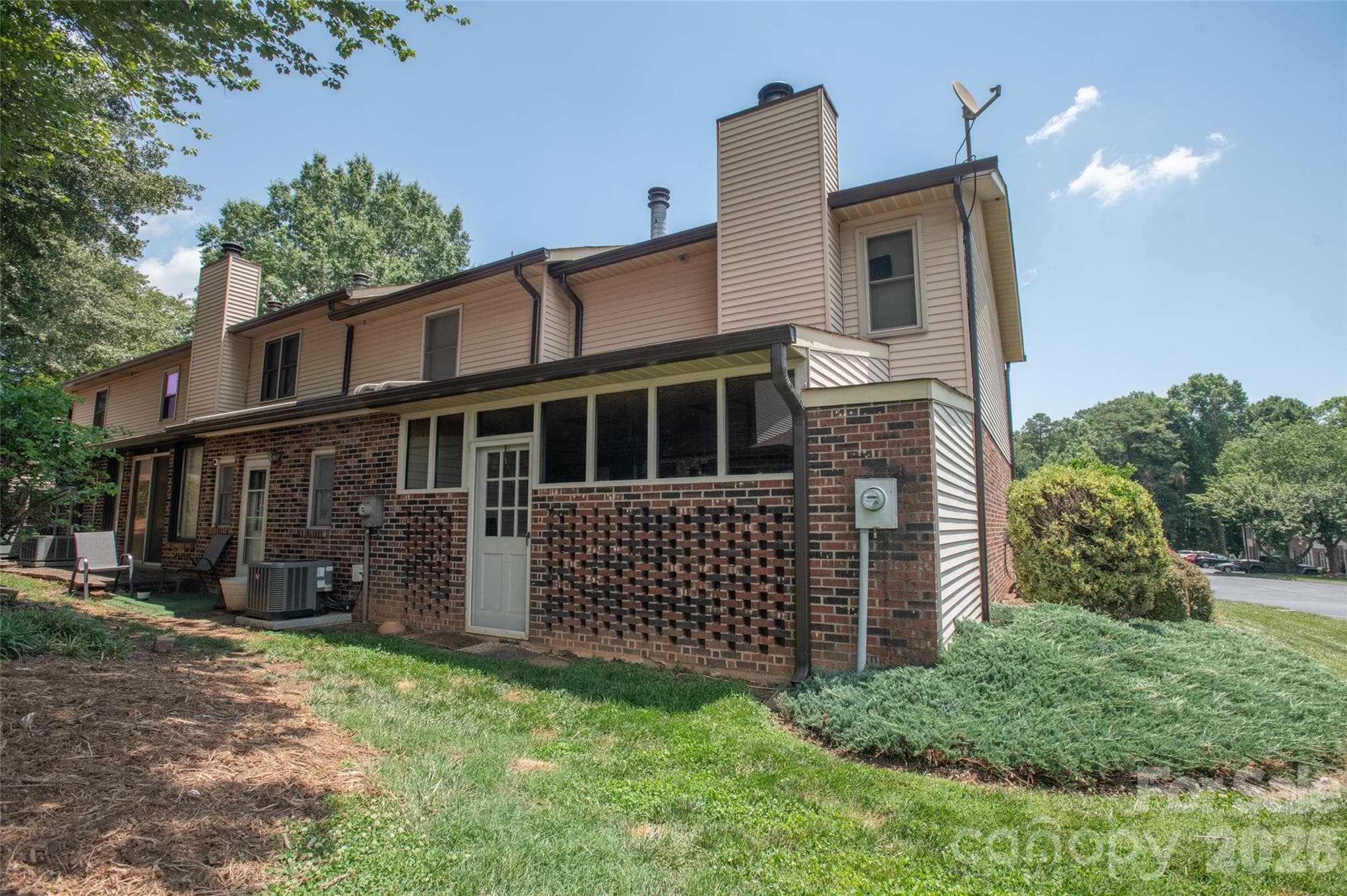 Townhouse at Hickory, photo 5 of 35