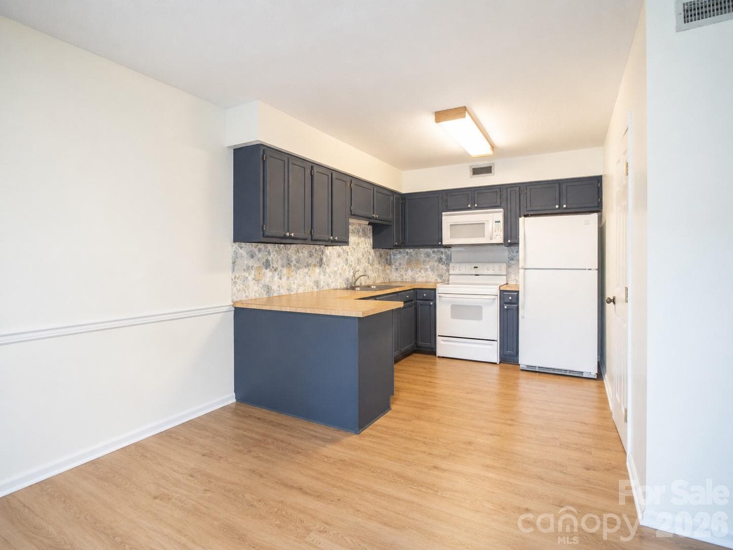 Townhouse at Hickory, photo 8 of 35