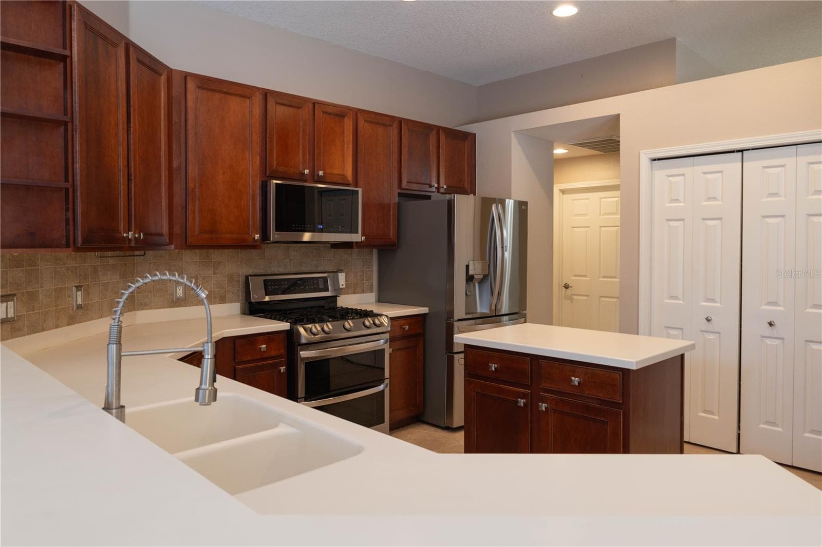 Single Family Residence at 10131 PADDOCK OAKS DR, RIVERVIEW, photo 9 of 13