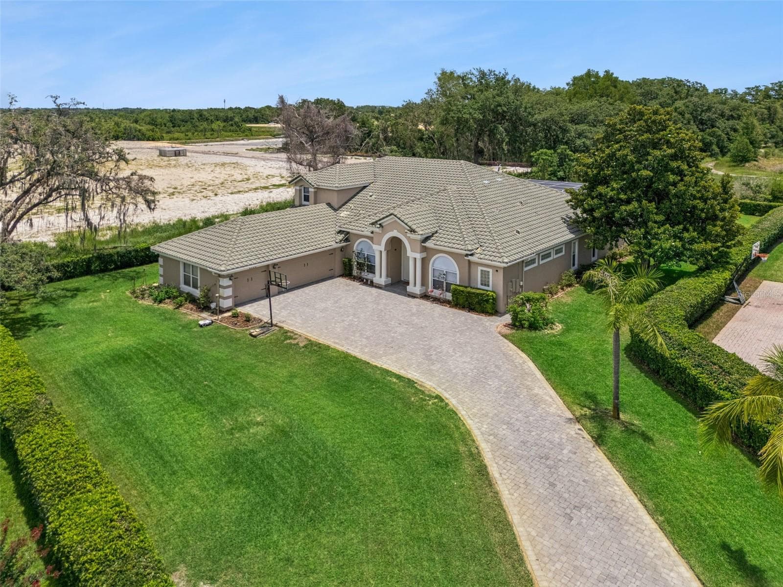 1700 LAKE ROBERTS CT