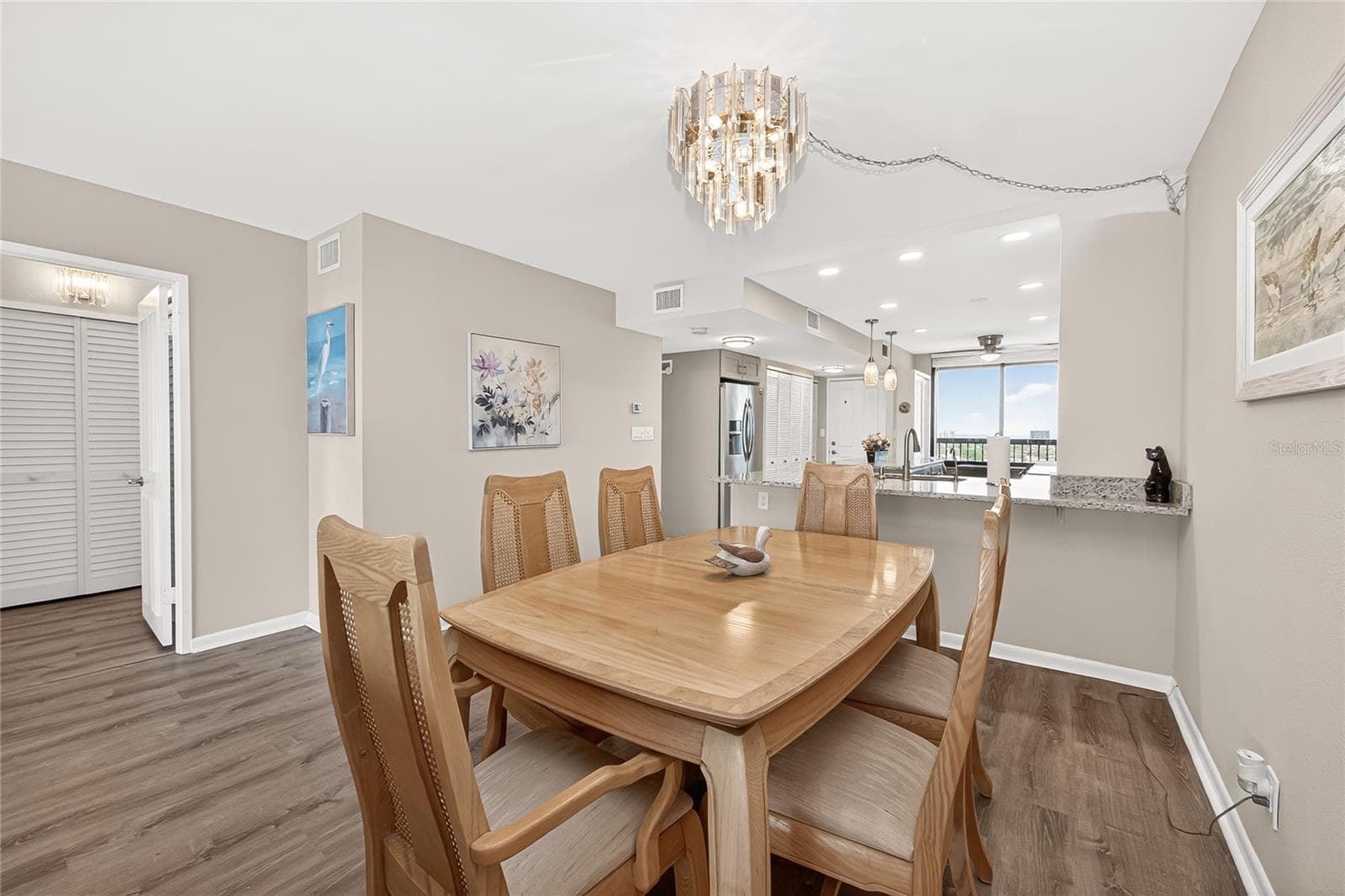Great space for family dinners - 9425 BLIND PASS RD #1103, ST PETE BEACH