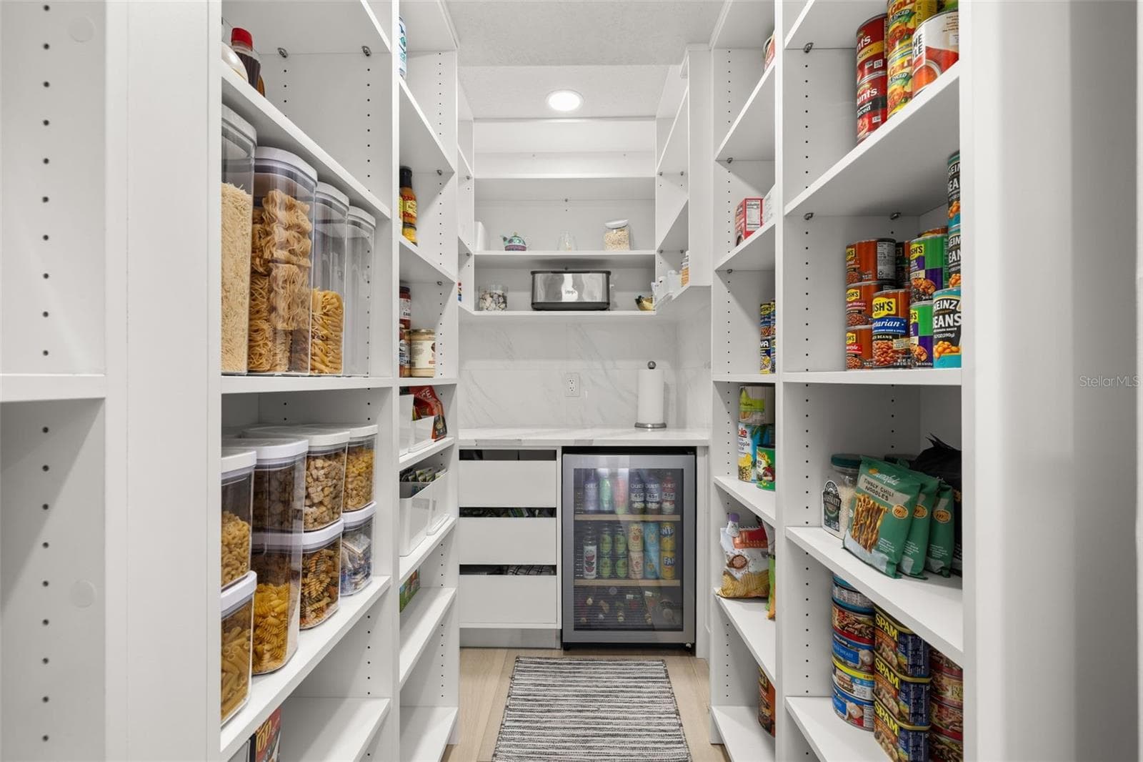 Walk in butlers pantry - 663 CHARRICE PL, SANFORD